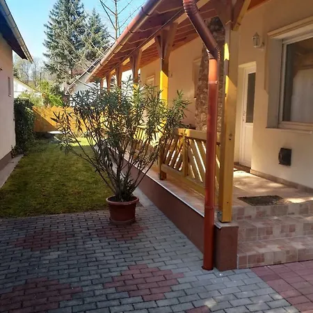 Sargarigo Vendeghaz Holiday home